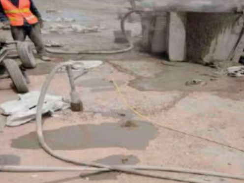 昂仁水泥混凝土路面板底注浆技术 路面脱空注浆整治方案